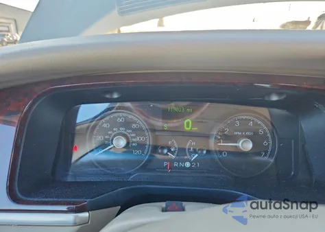 2007 Lincoln Town Car Signature Limited z USA, uszkodzony, nr VIN 1LNHM82W77Y627440